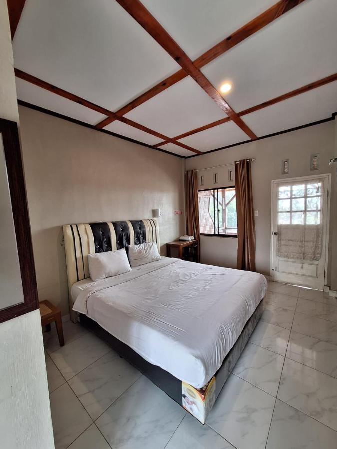 Ron'S Guest House Berastagi Backpacker Rooms Exterior foto