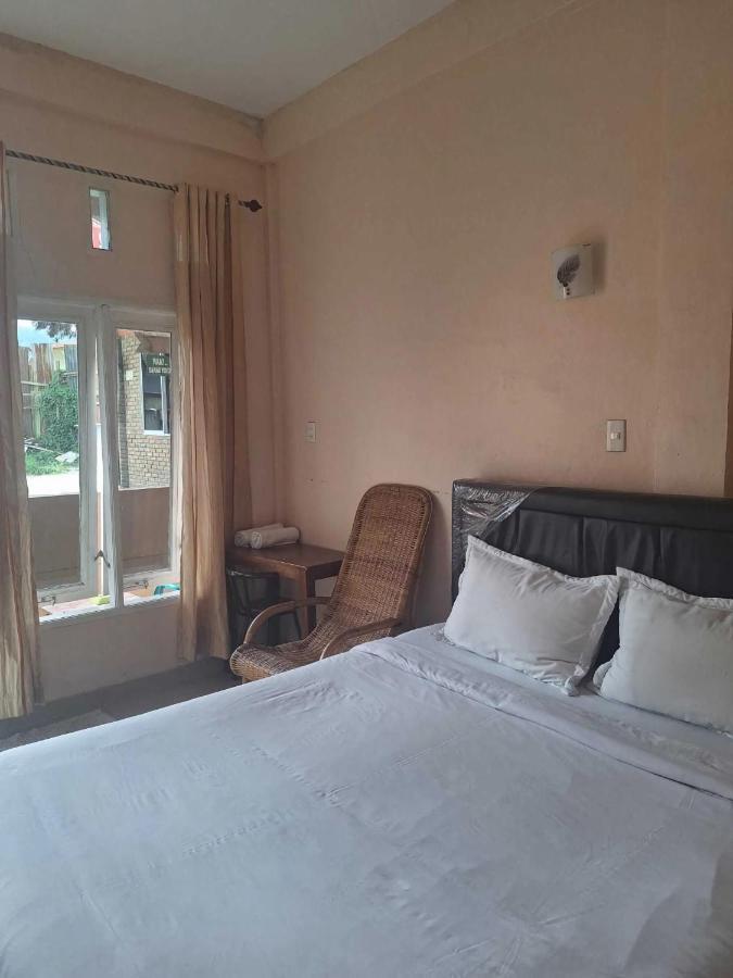 Ron'S Guest House Berastagi Backpacker Rooms Exterior foto