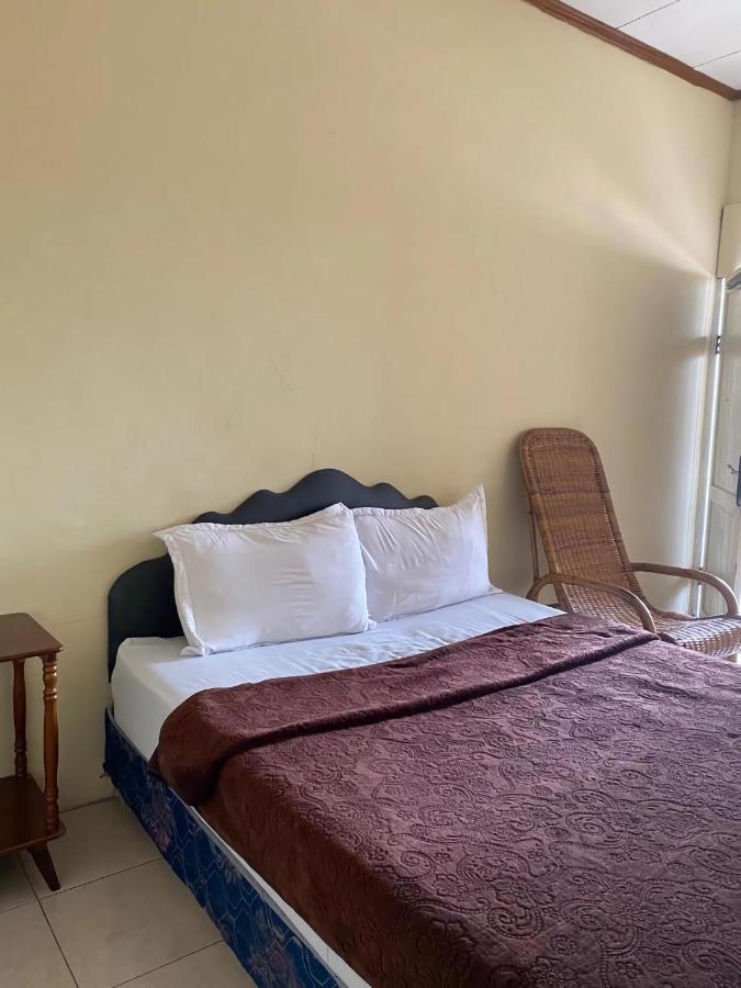 Ron'S Guest House Berastagi Backpacker Rooms Exterior foto