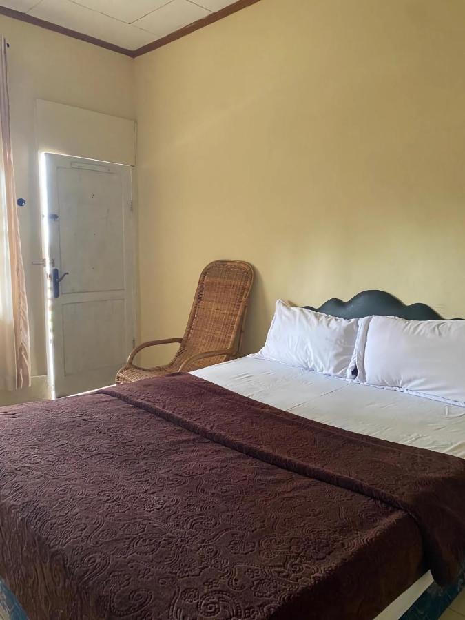 Ron'S Guest House Berastagi Backpacker Rooms Exterior foto