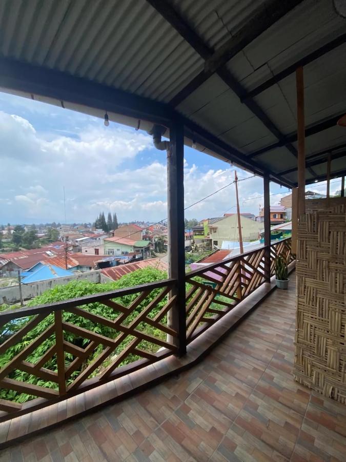 Ron'S Guest House Berastagi Backpacker Rooms Exterior foto