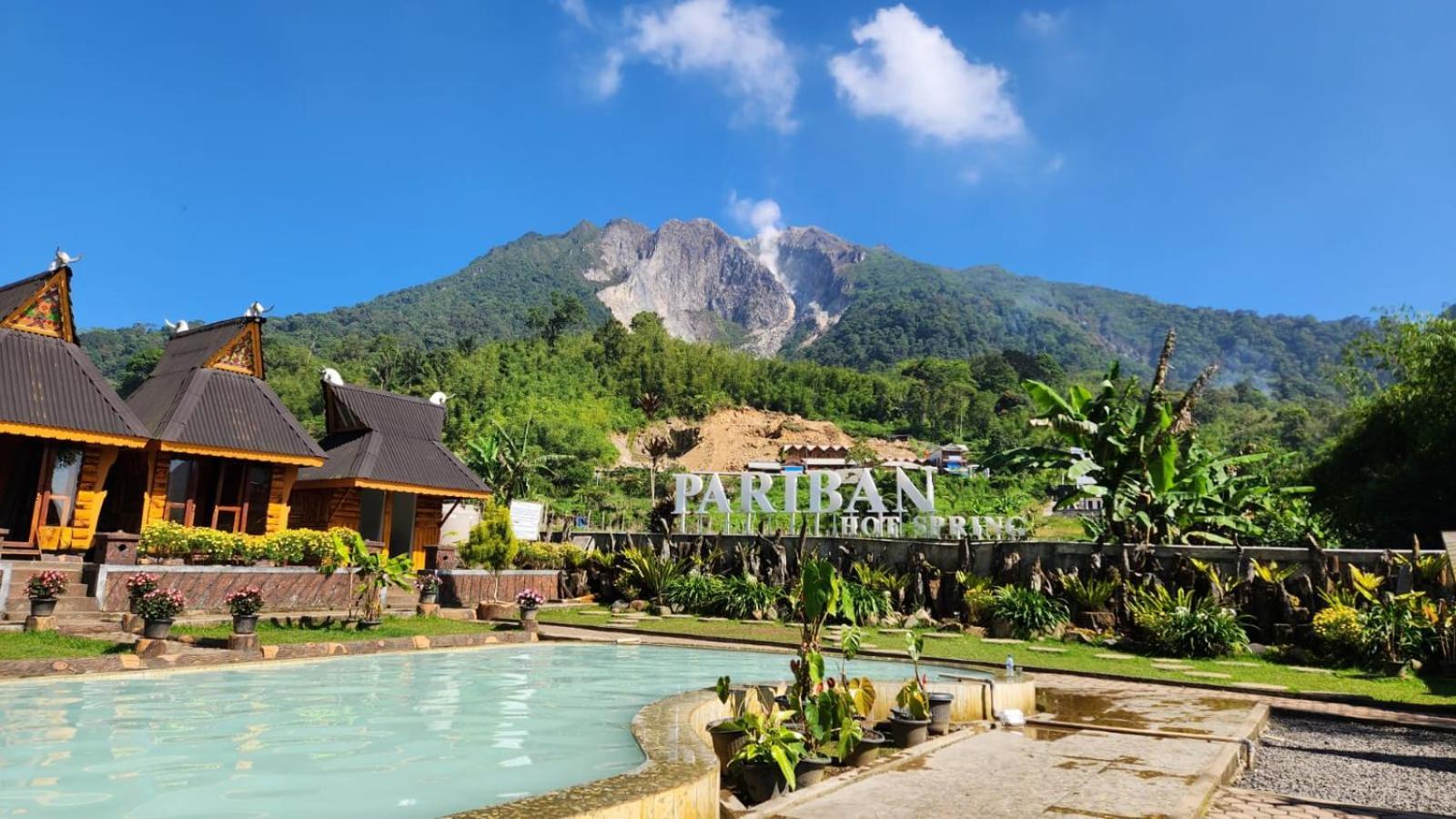 Ron'S Guest House Berastagi Backpacker Rooms Exterior foto